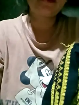 Snapshot of maple694 chatting on October 14, 2025, 12:50 pm maple694 online show from October 14, 2025, 12:50 pm