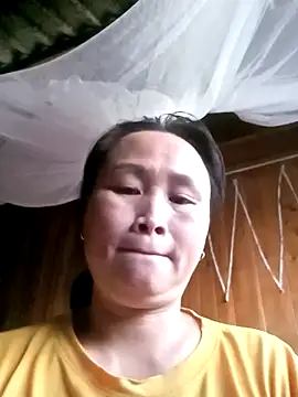 Snapshot of maple694 chatting on October 27, 2025, 12:33 am maple694 online show from October 27, 2025, 12:33 am