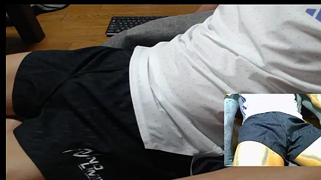 Snapshot of Yasu2000 chatting on July 19, 2026, 12:08 am Yasu2000 online show from July 19, 2026, 12:08 am