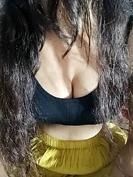 Snapshot of NAIRA5677 chatting on October 6, 2025, 6:14 am NAIRA5677 online show from October 6, 2025, 6:14 am