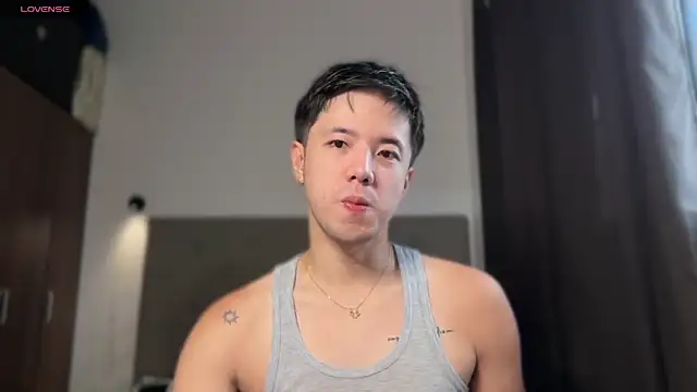 Snapshot of Addictiveboi chatting on July 2, 2026, 3:18 am Addictiveboi online show from July 2, 2026, 3:18 am