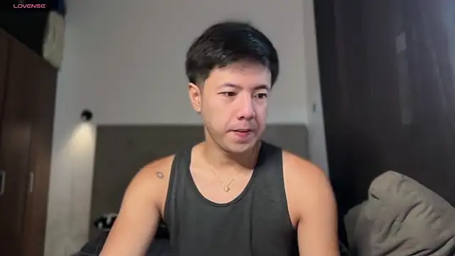 Snapshot of Addictiveboi chatting on July 5, 2026, 1:43 am Addictiveboi online show from July 5, 2026, 1:43 am