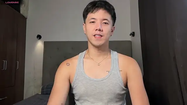 Snapshot of Addictiveboi chatting on June 25, 2026, 3:26 am Addictiveboi online show from June 25, 2026, 3:26 am
