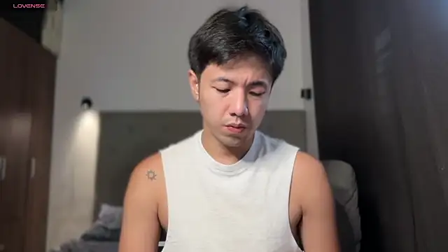 Snapshot of Addictiveboi chatting on July 13, 2026, 6:02 am Addictiveboi online show from July 13, 2026, 6:02 am