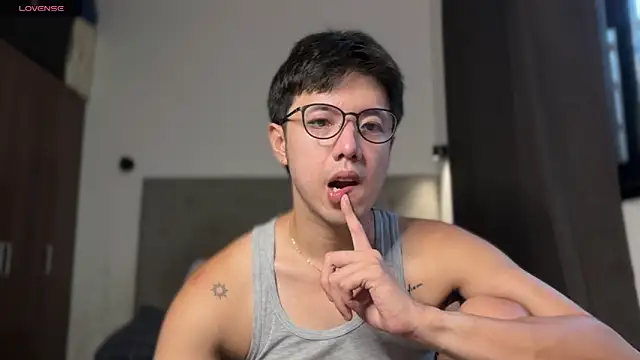 Snapshot of Addictiveboi chatting on July 16, 2026, 8:55 am Addictiveboi online show from July 16, 2026, 8:55 am