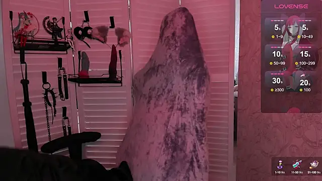 Snapshot of aestheticbeing chatting on September 14, 2025, 12:05 pm aestheticbeing online show from September 14, 2025, 12:05 pm