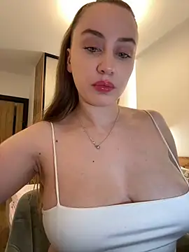 Snapshot of Maribelle_Vinnie chatting on March 18, 2026, 7:37 pm Maribelle Vinnie online show from March 18, 2026, 7:37 pm