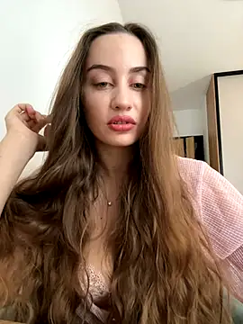 Snapshot of Maribelle_Vinnie chatting on December 15, 2025, 11:38 am Maribelle Vinnie online show from December 15, 2025, 11:38 am