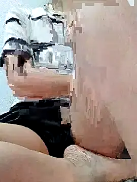 Snapshot of Hinna_x chatting on October 23, 2025, 1:43 pm Hinna x online show from October 23, 2025, 1:43 pm