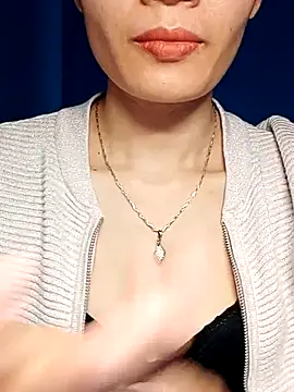 Snapshot of Hinna_x chatting on November 8, 2025, 7:56 am Hinna x online show from November 8, 2025, 7:56 am