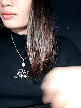 Snapshot of Hinna_x chatting on December 5, 2025, 12:48 pm Hinna x online show from December 5, 2025, 12:48 pm