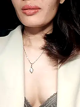 Snapshot of Hinna_x chatting on November 29, 2025, 2:39 pm Hinna x online show from November 29, 2025, 2:39 pm