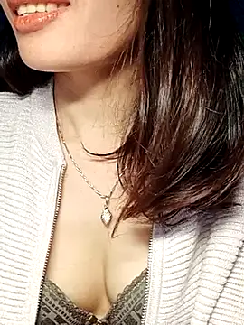 Snapshot of Hinna_x chatting on December 4, 2025, 8:24 am Hinna x online show from December 4, 2025, 8:24 am