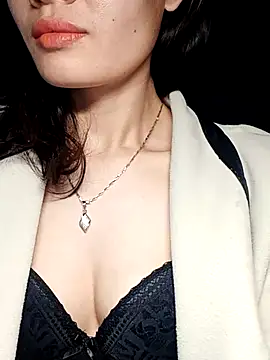 Snapshot of Hinna_x chatting on December 15, 2025, 8:36 pm Hinna x online show from December 15, 2025, 8:36 pm