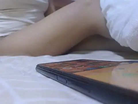 Snapshot of atirsa chatting on December 4, 2025, 3:00 pm atirsa online show from December 4, 2025, 3:00 pm