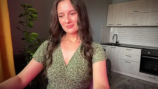 Snapshot of Luna_Raee chatting on September 20, 2025, 7:57 am Luna Raee online show from September 20, 2025, 7:57 am