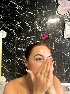 AroraAngel online show from October 21, 2025, 1:21 pm