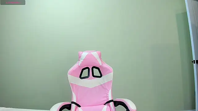 obokozu mai online show from November 13, 2025, 4:38 am