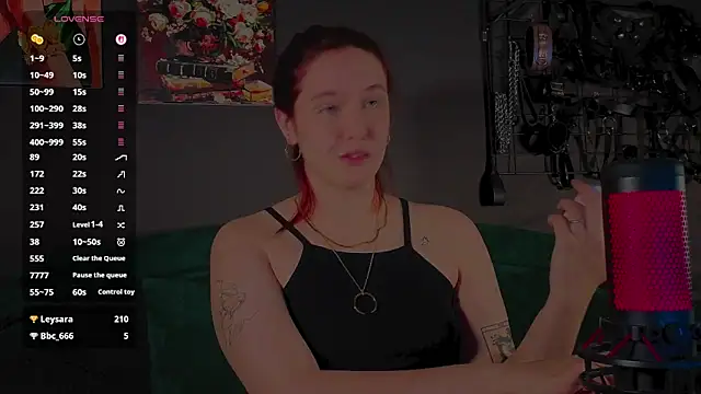 Snapshot of the_high_priestess chatting on June 16, 2026, 2:44 am the high priestess online show from June 16, 2026, 2:44 am
