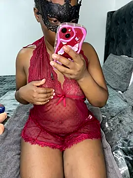 wellbuiltDiosa online show from October 5, 2025, 10:44 pm