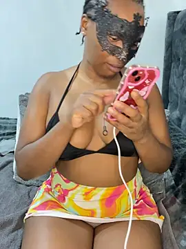 wellbuiltDiosa online show from October 15, 2025, 8:50 pm