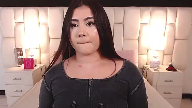 Snapshot of ValuFooster chatting on November 20, 2025, 4:07 pm ValuFooster online show from November 20, 2025, 4:07 pm