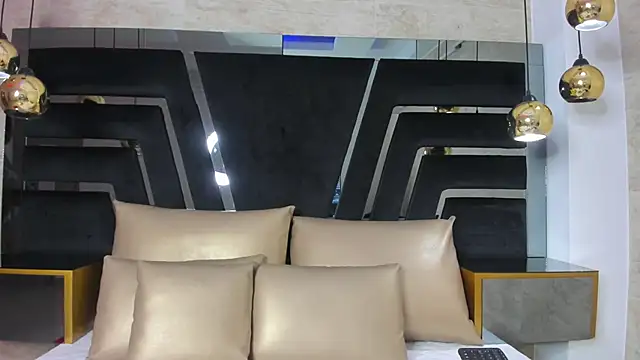 Snapshot of YallianaBrooks chatting on March 21, 2026, 12:20 pm YallianaBrooks online show from March 21, 2026, 12:20 pm