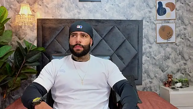 Apolo rousse1 online show from November 10, 2025, 8:03 pm