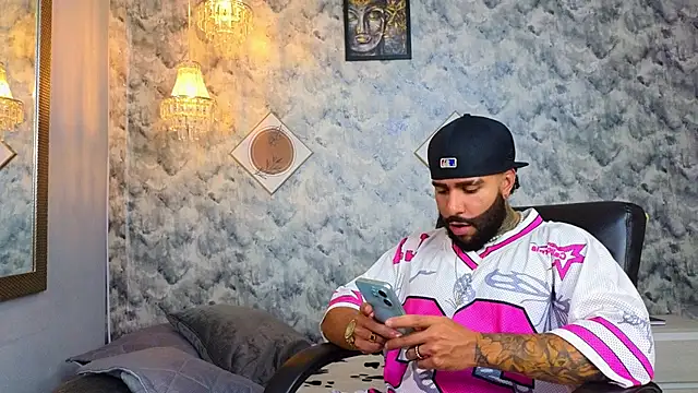 Apolo rousse1 online show from January 16, 2026, 9:19 pm