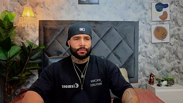 Apolo rousse1 online show from November 18, 2025, 8:23 pm