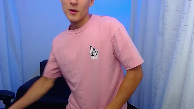 Snapshot of Matiius18 chatting on March 30, 2026, 3:13 pm Matiius18 online show from March 30, 2026, 3:13 pm