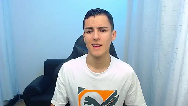 Snapshot of Matiius18 chatting on March 24, 2026, 2:17 pm Matiius18 online show from March 24, 2026, 2:17 pm