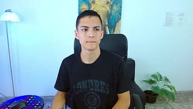 Snapshot of Matiius18 chatting on April 16, 2026, 2:18 pm Matiius18 online show from April 16, 2026, 2:18 pm