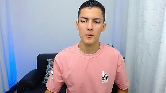 Snapshot of Matiius18 chatting on October 27, 2025, 1:56 pm Matiius18 online show from October 27, 2025, 1:56 pm