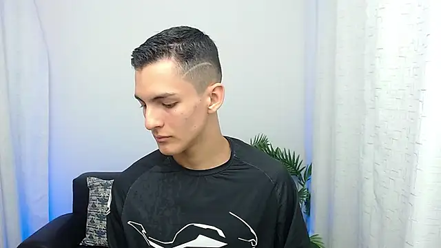 Snapshot of Matiius18 chatting on November 8, 2025, 2:09 pm Matiius18 online show from November 8, 2025, 2:09 pm