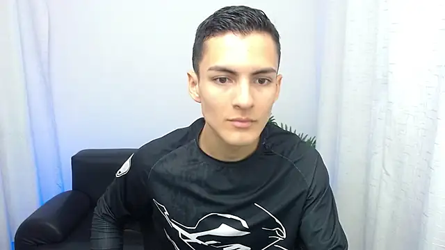 Snapshot of Matiius18 chatting on November 15, 2025, 1:59 pm Matiius18 online show from November 15, 2025, 1:59 pm