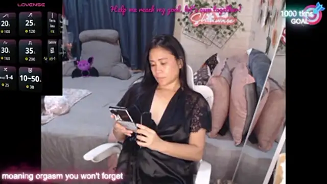 Shiawase1125 online show from October 25, 2025, 2:00 am