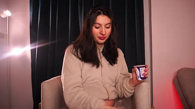 Auralea online show from October 17, 2025, 4:49 am