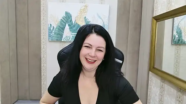 Nina Stane online show from December 4, 2025, 5:28 am