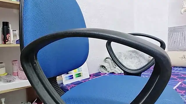 Snapshot of MichiLovely chatting on September 22, 2025, 7:36 am MichiLovely online show from September 22, 2025, 7:36 am