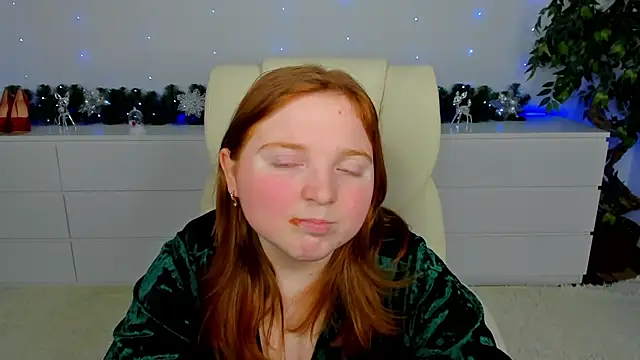 Snapshot of KattyRose8 chatting on December 14, 2025, 6:35 pm KattyRose8 online show from December 14, 2025, 6:35 pm