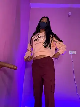 Snapshot of Neha18 chatting on November 13, 2025, 5:17 pm Neha18 online show from November 13, 2025, 5:17 pm