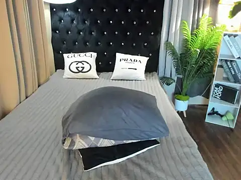 Snapshot of urfanatic_yumi chatting on September 21, 2025, 1:27 pm urfanatic yumi online show from September 21, 2025, 1:27 pm