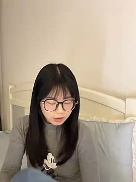 Ella-A9 online show from November 3, 2025, 2:42 pm