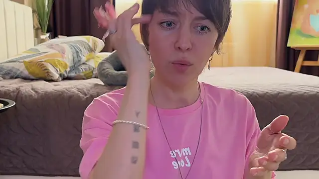 daniellia  online show from May 23, 2026, 2:27 pm