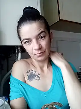 alinaalinutzq online show from December 2, 2025, 7:10 am