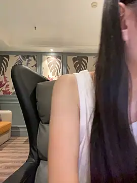 MengMeng0515 online show from April 13, 2026, 2:21 pm