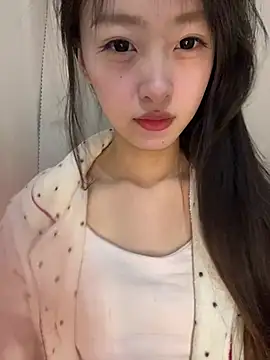 Snapshot of MengMeng0515 chatting on April 22, 2026, 10:55 am MengMeng0515 online show from April 22, 2026, 10:55 am