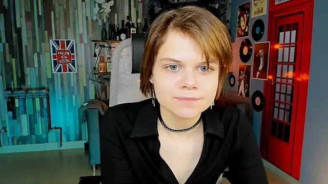 EllieMurler online show from December 14, 2025, 1:28 pm