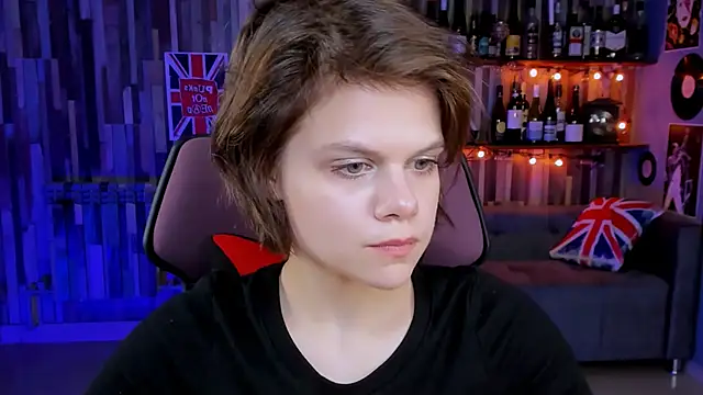 EllieMurler online show from October 14, 2025, 9:10 am